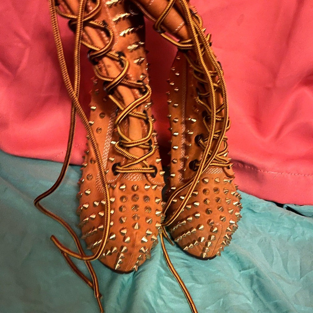 Wheat spike heel boots